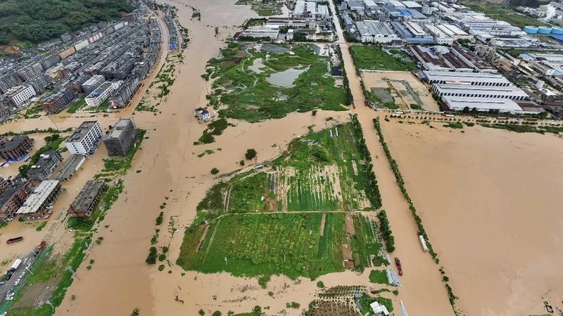 颱風「沙德爾」三度登陸,在大陸東南部釀成嚴重災情。(圖/大陸微博)