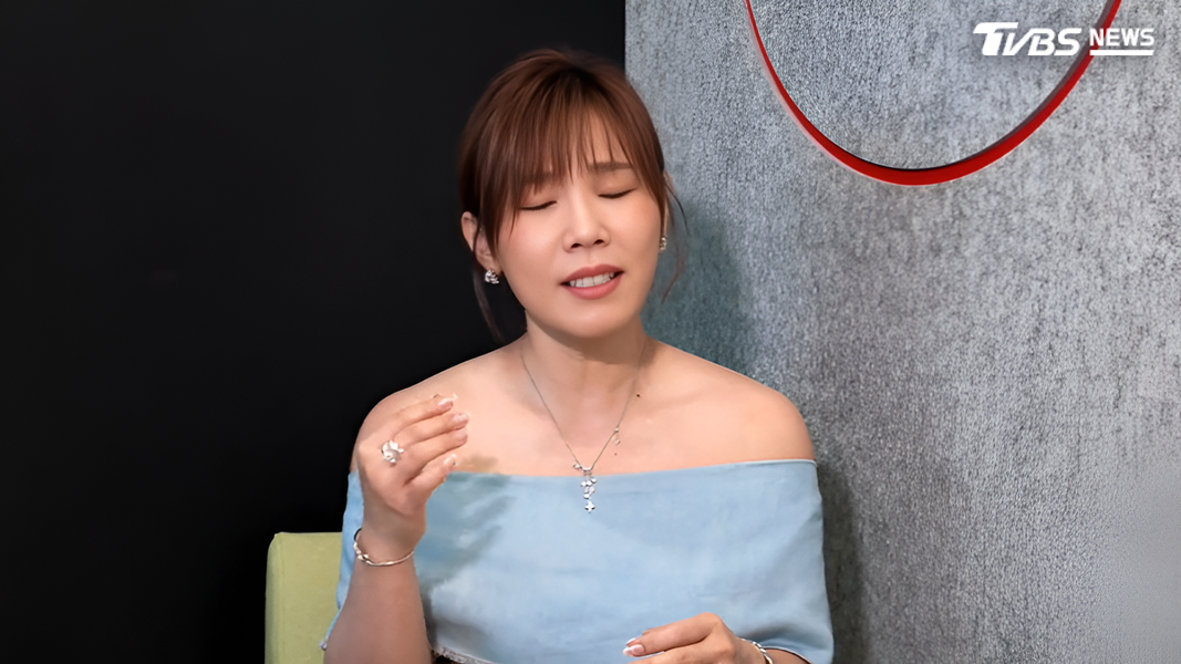 李佳薇新歌《甲乙丙丁》持續霸榜。(圖/TVBS)