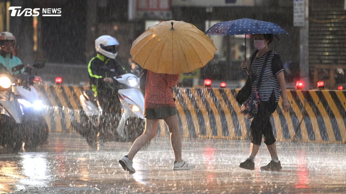 天氣/北台灣暴雨開炸!3縣市國家警報響 南台灣「這天迎陽光」