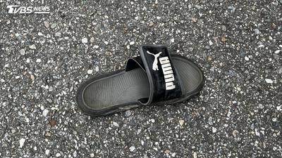 犯罪版灰姑娘?笨賊偷醫院庫房失風 翻牆落跑拖鞋噴飛成鐵證
