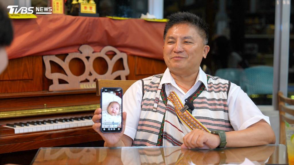 吳宗憲的女兒才三個月大。講起女兒,他笑不攏嘴,他說女兒身分證是G開頭,是道地的宜蘭人。(圖/柯勝雄攝)