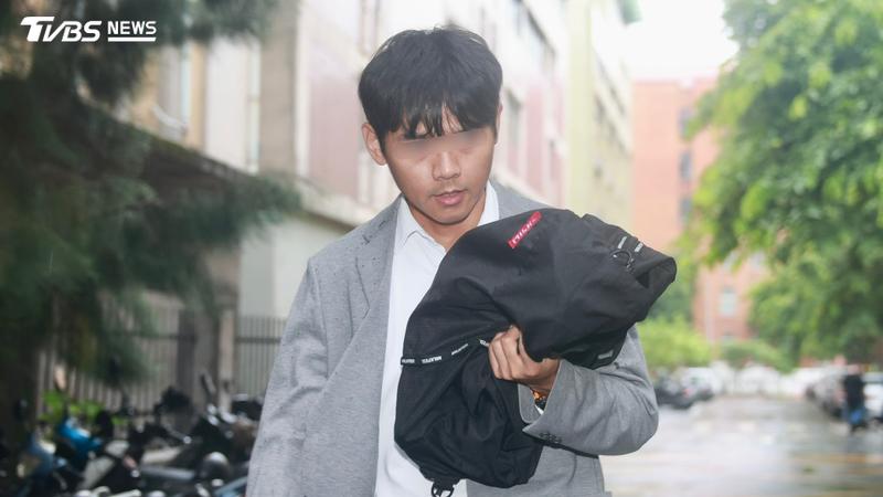 前北市「斜槓」男帥警莊男。(圖/華子琛攝)