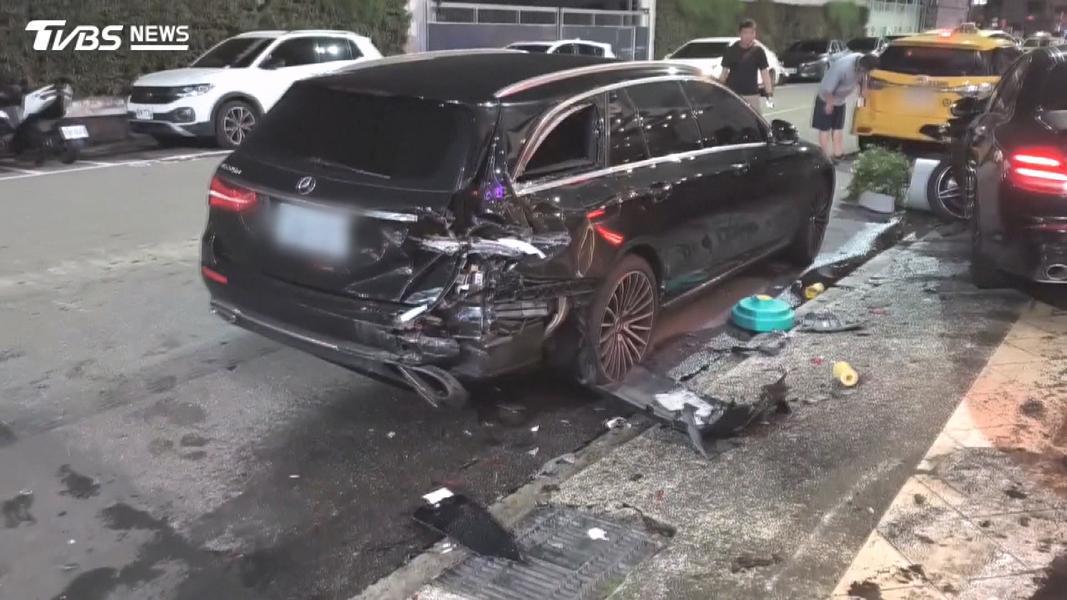 肇事車輛並非顏姓男子所有,而是向朋友借來的新車。(圖/TVBS)