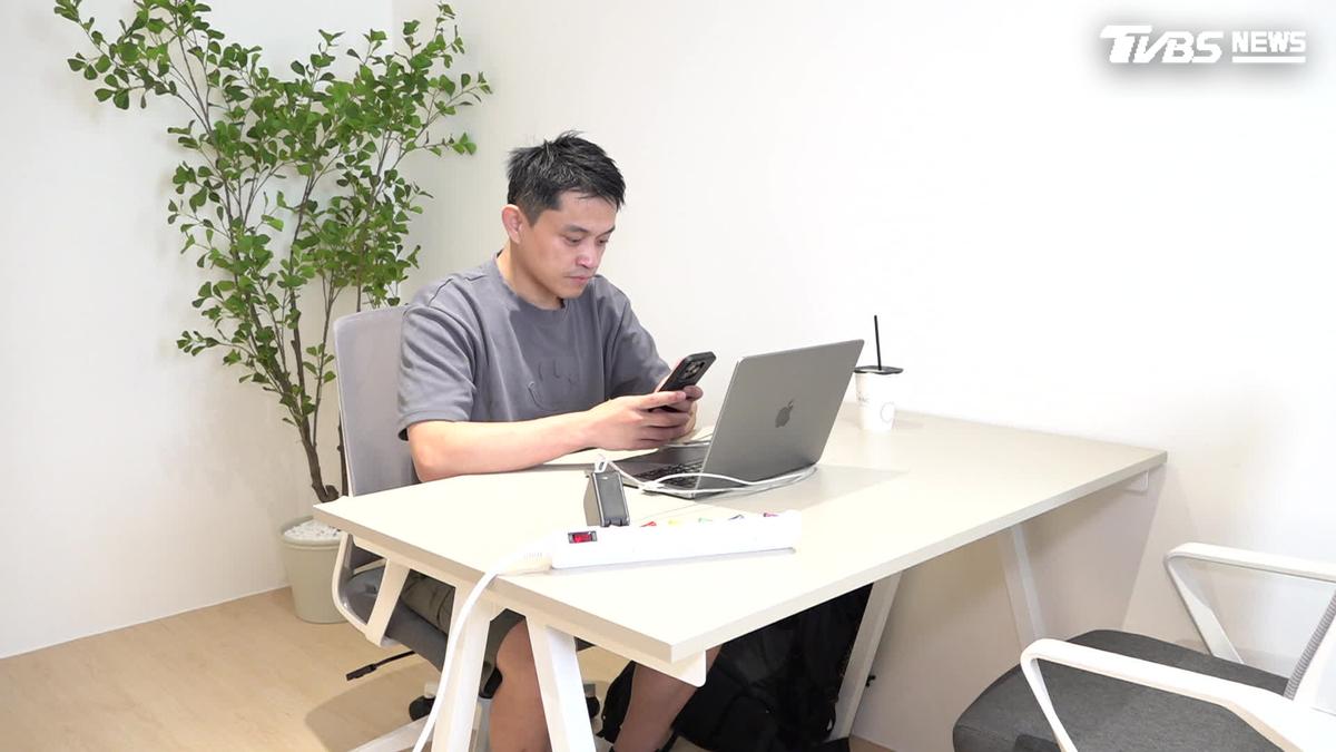一台筆電創業年營收破千萬!AI助攻「一人公司」爆發式成長