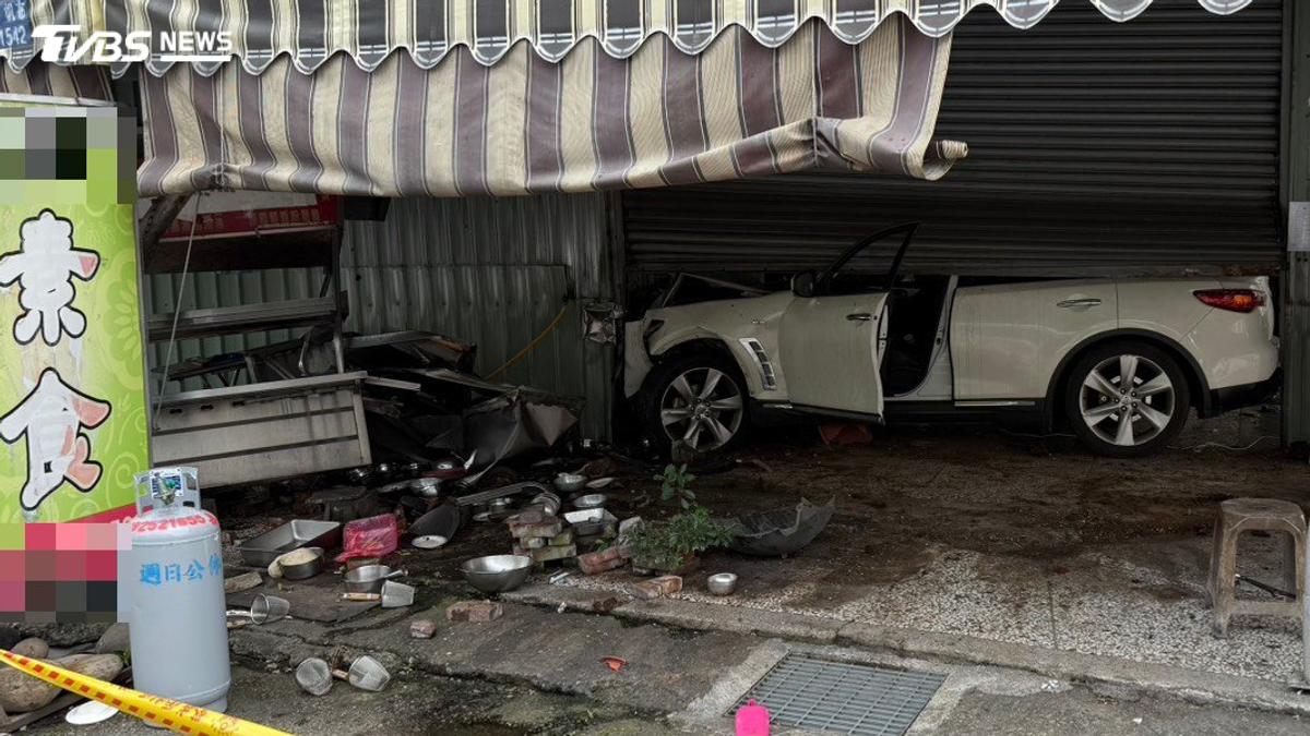 南投恐怖車禍!翁開休旅車「素食店直直撞」 豆腐噴飛3人掛彩