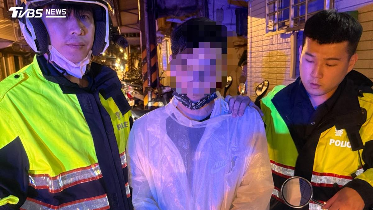 轉彎沒打燈遭盤查!通緝犯心虛狂逃 身上被搜出海洛因