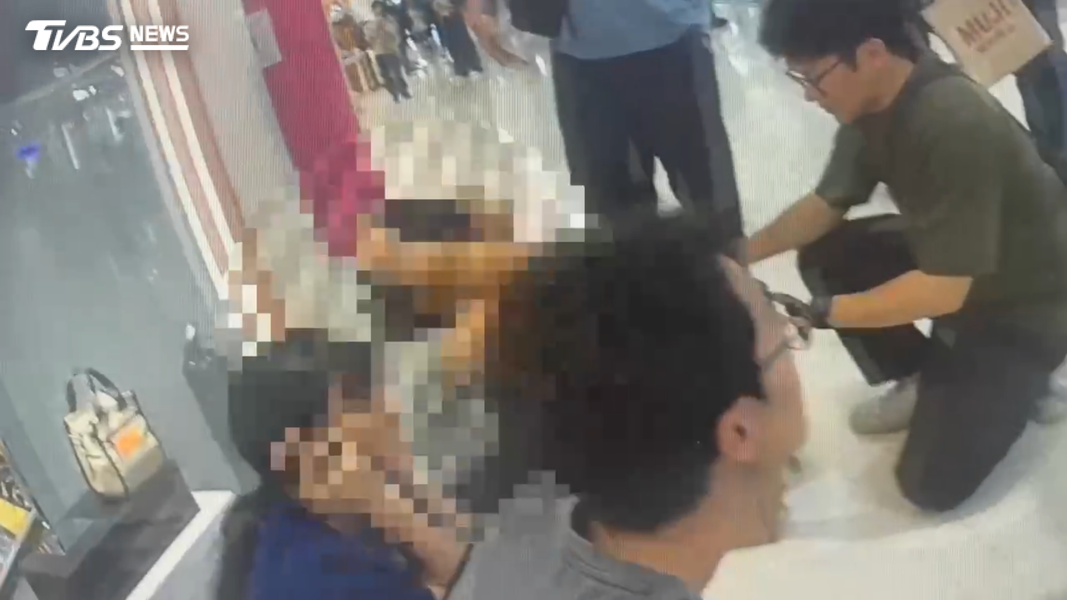 17歲少女擔任取款角色,兩名14歲則當監控手,落網時辯稱只是為了應徵工作(圖/TVBS)