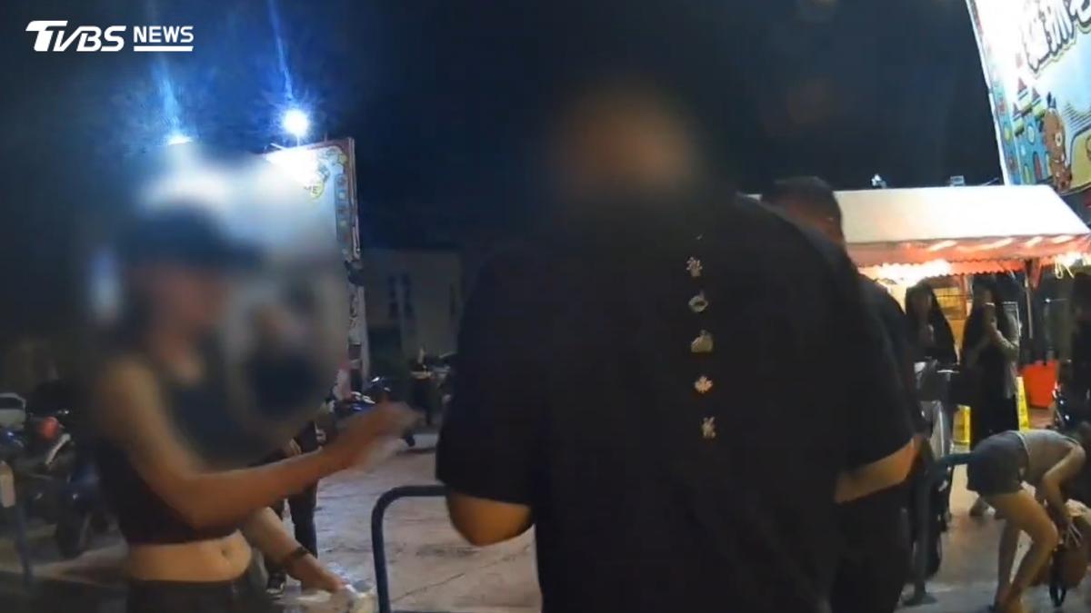 聚餐口角拍打警槍!男嗆阿彌陀佛要叫議員 警噴辣椒水送辦