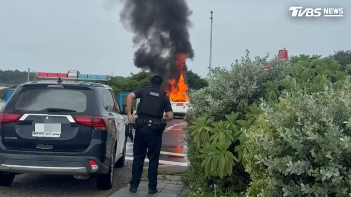 竹北火燒車奪命!40歲男命喪特斯拉 竟是知名「重機租賃老闆」