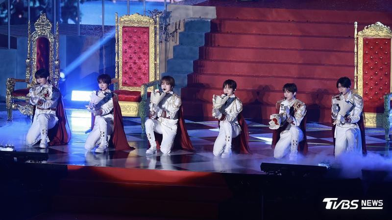 NCT WISH見面會以「王子求婚」為主題,真是讓人忍不住喊「我願意」。(圖/黃城碩攝)