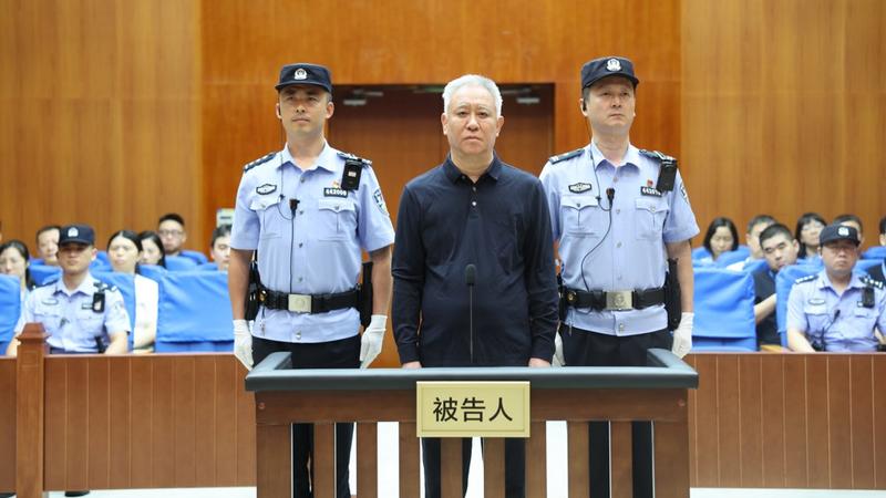 擁3架專機、200名情婦!前陸首富恒大許家印淪階下囚關到死