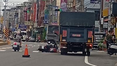 彰化貨車違停「開門殺」擊落機車 騎士撞飛意識模糊送醫