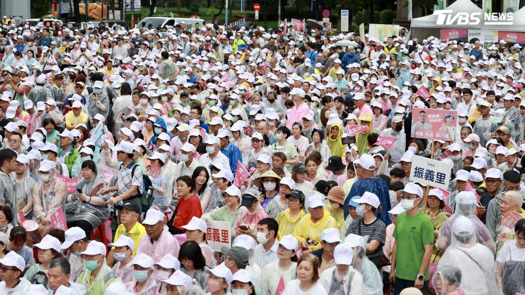 蘇巧慧競總成立大會現場擁擠。(圖/華子琛攝)