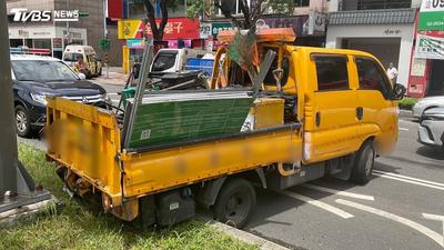 69歲駕駛疑頭暈! 工程車倒車狂撞 公車急煞乘客摔成團