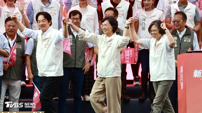 新北市長參選人蘇巧慧競總成立大會,總統賴清德、前總統蔡英文都現身。(圖/華子琛攝)