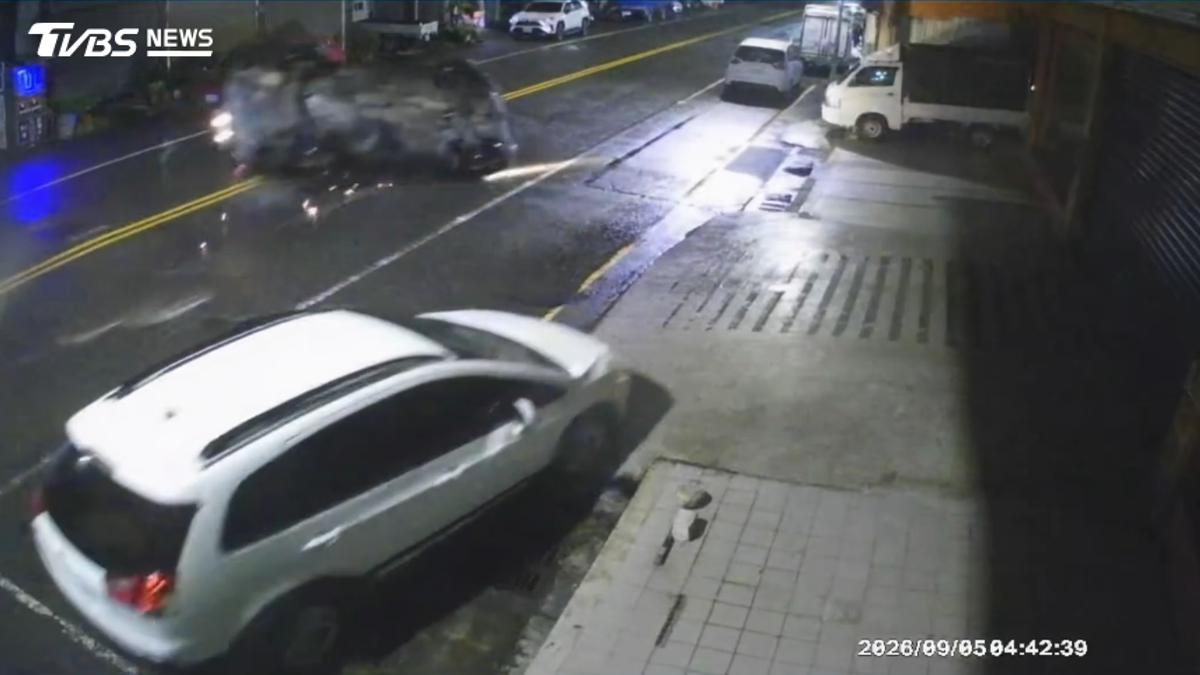 海軍酒駕撞翻車 警稱「沒撞人」挨轟