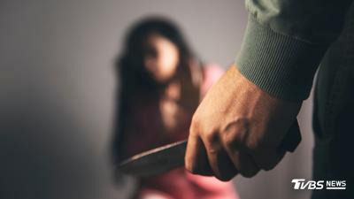 巴西22歲女遭囚9年!靠「兒子課本」偷求救 警上門揭駭人真相