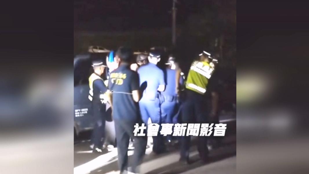 共杯變「共怒」!泰雅族聚會酒後失控 警出動壓制咆哮男。(圖/社會事新聞影音)