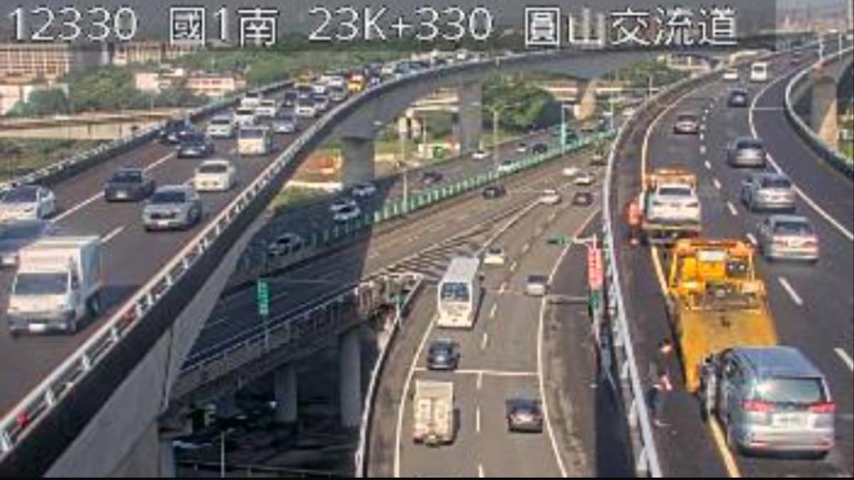 快訊/上班注意!國1圓山段2車追撞 占內線塞爆