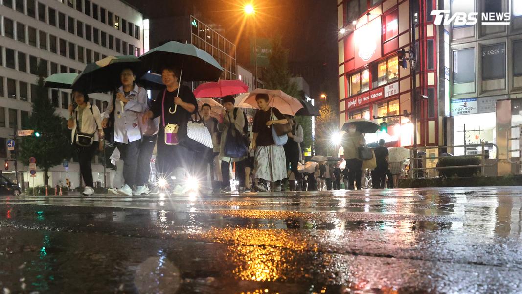 東北、關東甲信及東海地區更可能出現線狀雨帶,迅速拉高豪雨災害風險。(圖/達志影像美聯社)