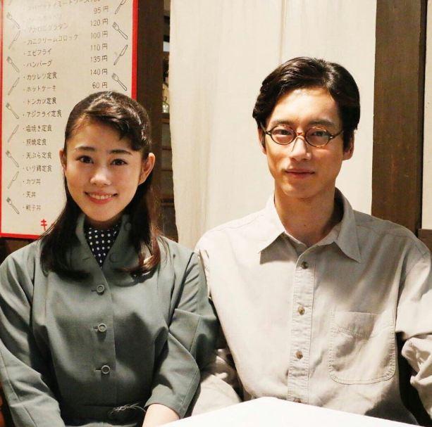 坂口健太郎曾與高畑充希合作《大姊當家》,當時似乎還沒長開。(圖/劇照)