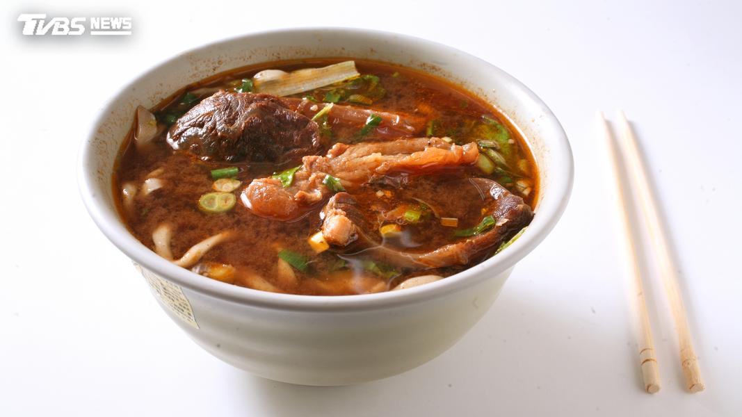 不少網友認為,牛肉麵近年的漲價幅度也很明顯。(示意圖/Shutterstock達志影像)