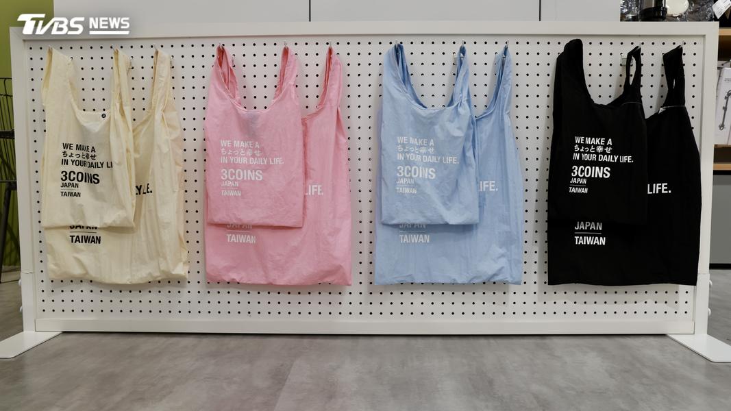 台灣販售的限定版商品。(圖/潘建樺攝)