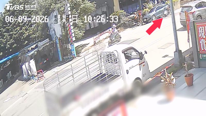 獨/自行車下坡遇「飛彈式塑膠套」煞車鎖死 前空翻牙斷.左手骨裂(圖/TVBS)