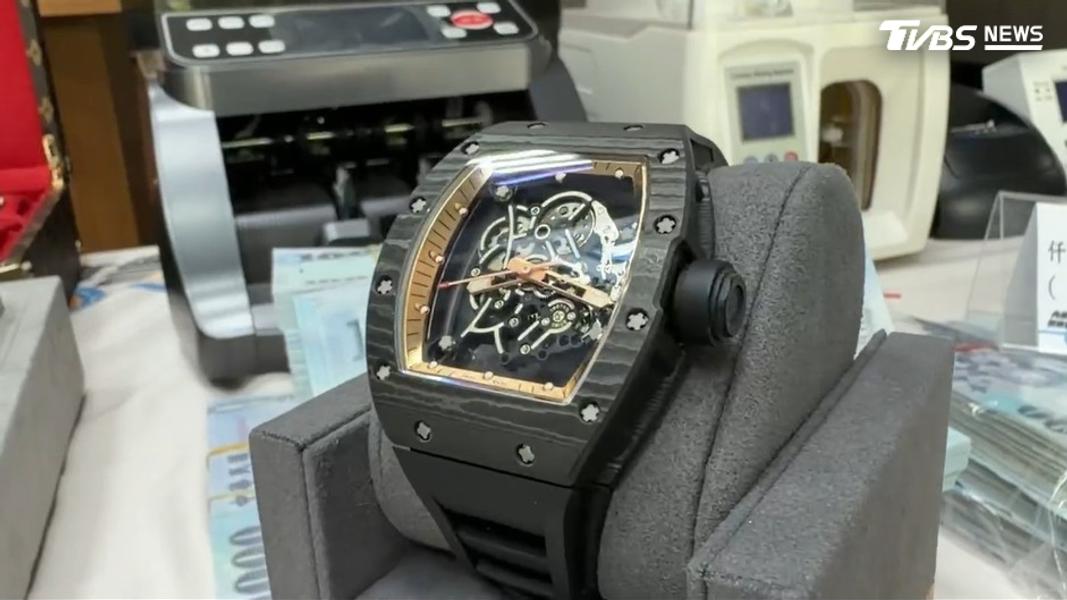 假冒千萬名錶「Richard Mille」,僅3萬售出,嚴重侵權。(圖/TVBS)
