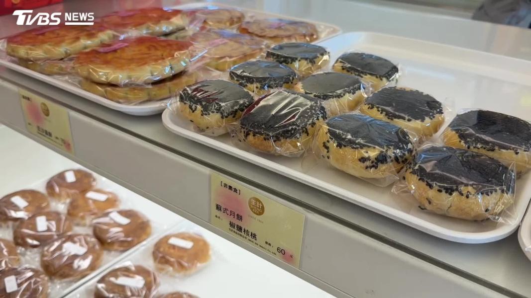 生計食品行以綠豆糕、蘇式月餅及拿破崙派等糕點聞名。(圖/TVBS)