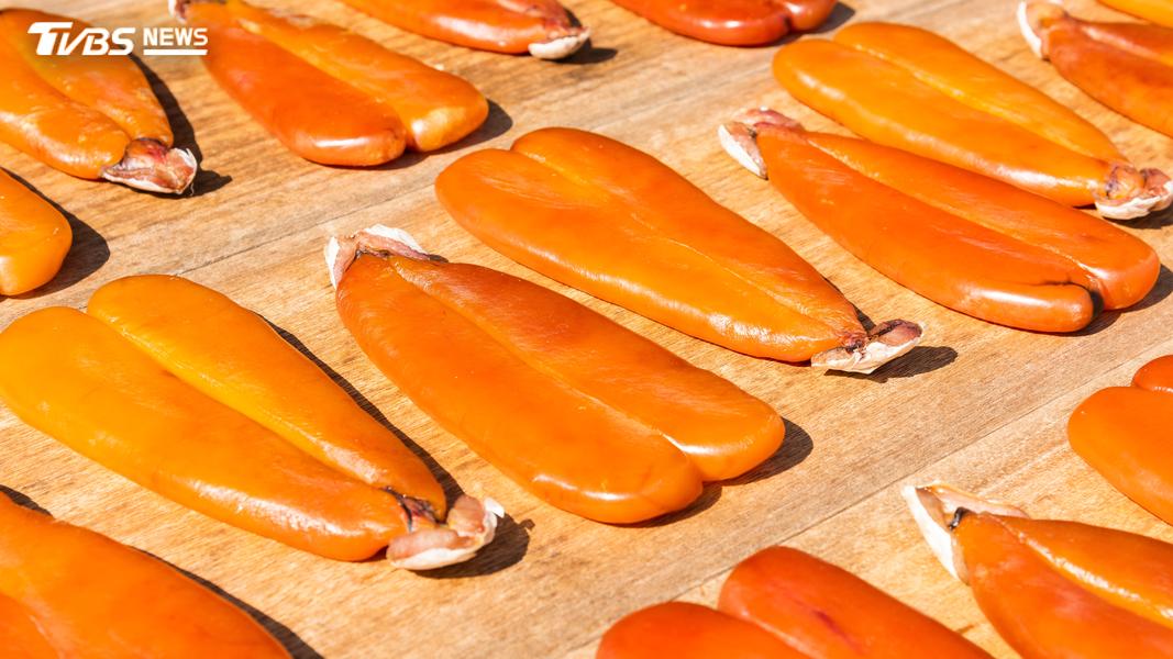 金黃色的烏魚子排開。(示意圖/Shutterstock達志影像)