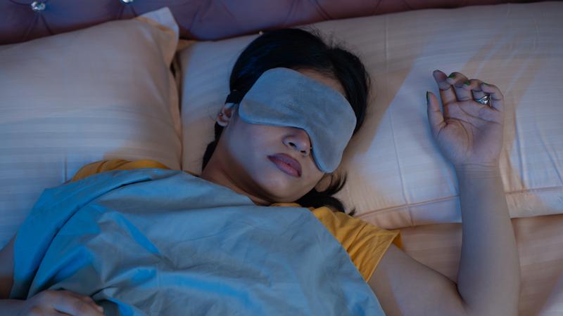 熬夜後補眠,內臟脂肪仍會持續增加。(圖/Shutterstock達志影像)