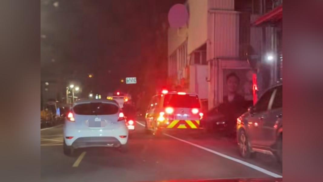 熱心網友晚間提醒廣福路仍有救災雙向封路,呼籲提前改道。(圖/Threads chopard_821212授權)