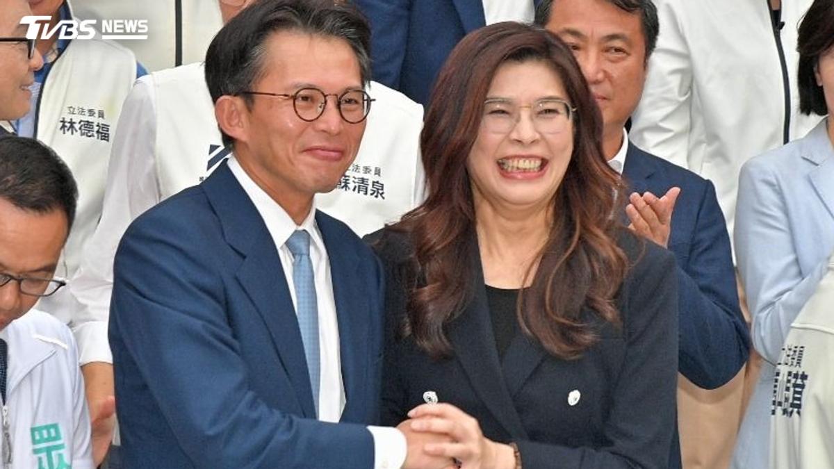 藍白裂痕燒到1重鎮!小草炸鍋表態 前白委「收到簡訊」憂心示警