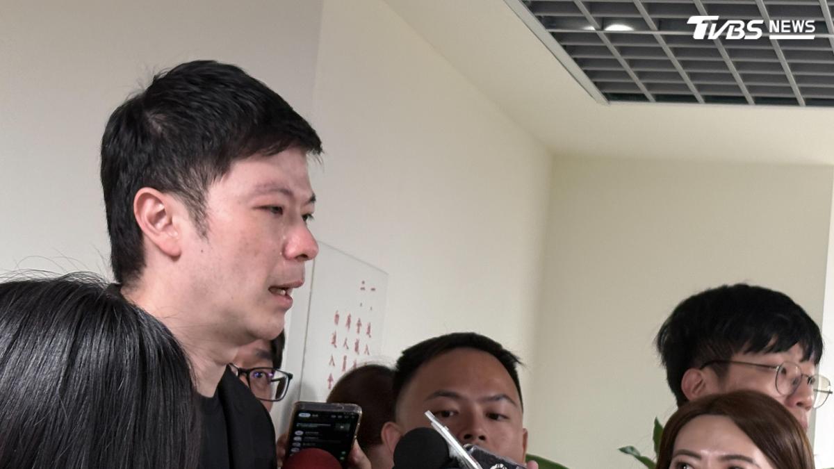 李柏毅落淚道歉了!遭爆急診室咆哮 今七度鞠躬:不該對醫護大聲