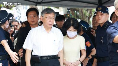 快訊/民眾黨政治獻金案決戰二審!柯文哲現身高院 愛妻相伴微笑不語