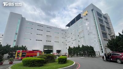 快訊/PCB大廠燿華電子二廠驚傳火警「濃煙竄天」 消防急灌救