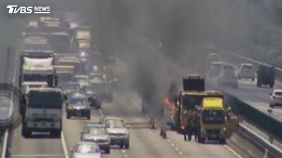 三義段國道驚見火球!白車撞緩撞車起火 塞爆回堵3公里