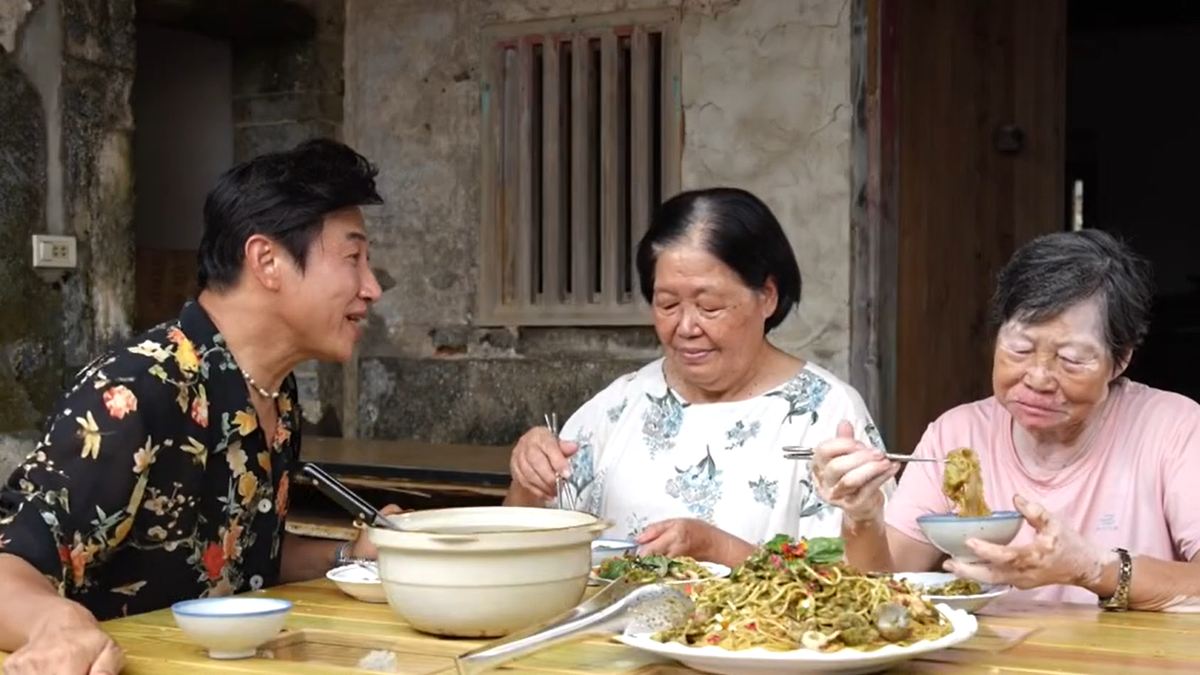 60歲美食天王陳鴻「下海」!宣布新身分 曝澎湖這一味快失傳
