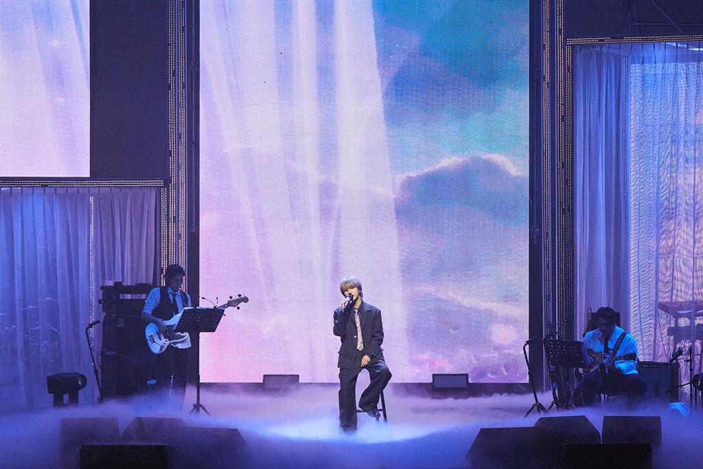 藝聲越洋喊話「考慮扮成聖誕老公公」。(圖/遠雄創藝提供)