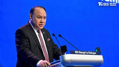 中方趁菲防長演說遞紙條質疑南海仲裁 遭嗆知恥一點