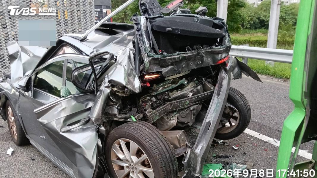 國道1號-車禍-曳引車-桃園中壢-車毀損-追撞-連環撞