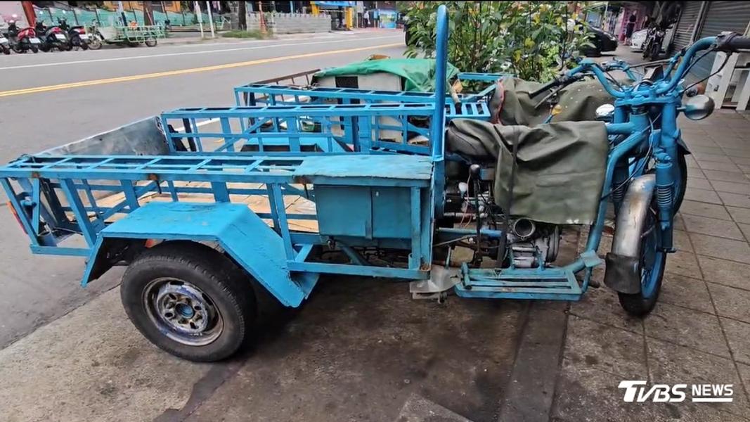 市場常見的傳統改裝三輪車屬於「非法拼裝車」,因為缺乏合格檢驗,危險度飆升。(圖/TVBS)