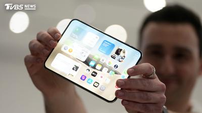 蘋果首款摺疊機「iPhone Duo」震撼登場! 護照大小、無痕螢幕亮點一次看