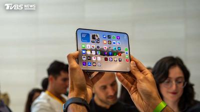 iPhone Duo難破摺疊機魔咒?蘋果罕避談目標客群 專家揭致命傷