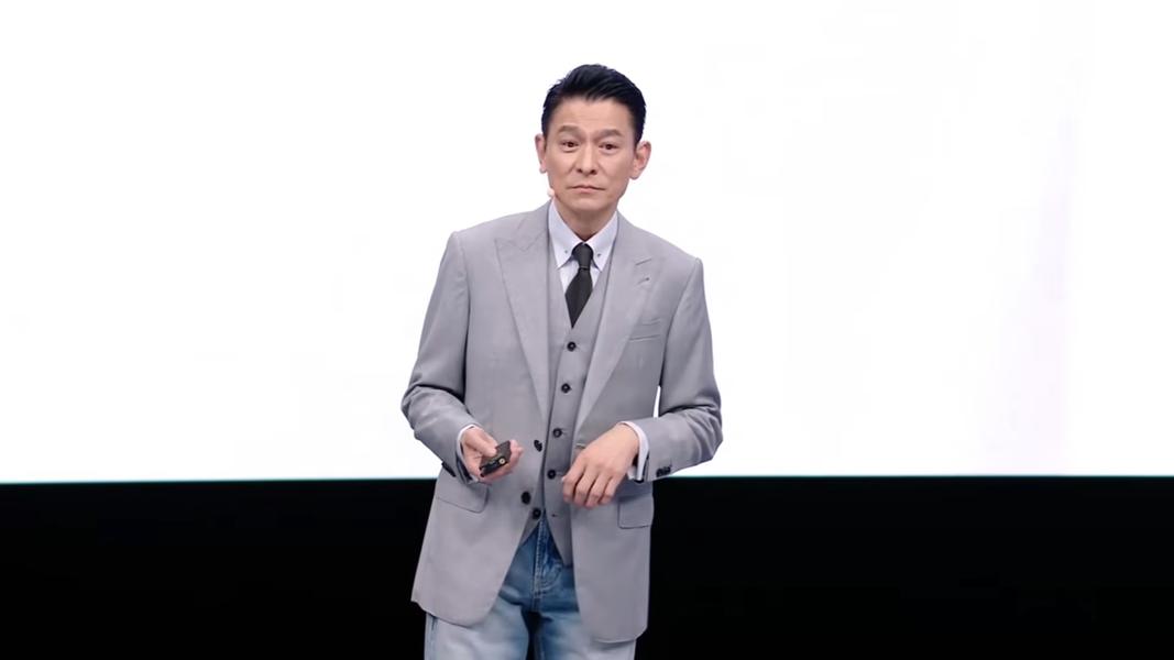 劉德華以「選擇及方向」為題演說,分享自己40年來演藝生涯的各種抉擇與遺憾。(圖/翻攝自YT)