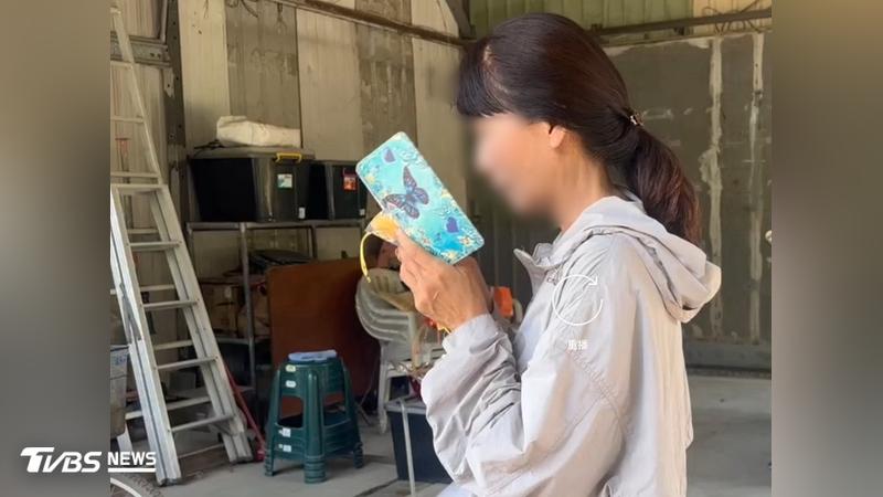 死者家屬接受訪問,哽咽落淚。(圖/TVBS)