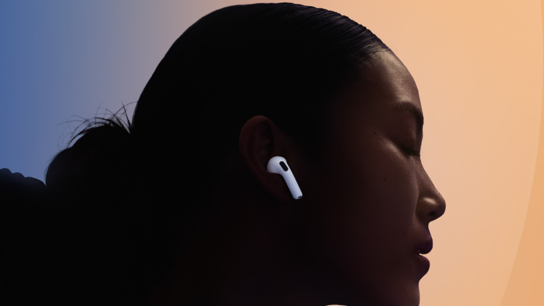 AirPods 5採用重新設計的內部結構與全新多孔聲學架構。(圖/翻攝自Apple)