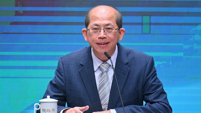 國科會副主委張振豪一開始稱川普說的話「就聽一聽啦」,後來驚覺失言趕緊改口。(圖/行政院提供)