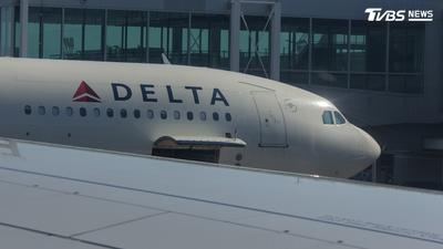 達美航空客機高空遇故障! 10分鐘內「急降8200公尺」嚇壞乘客